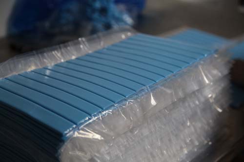 切好(hǎo)的矽膠原料.jpg